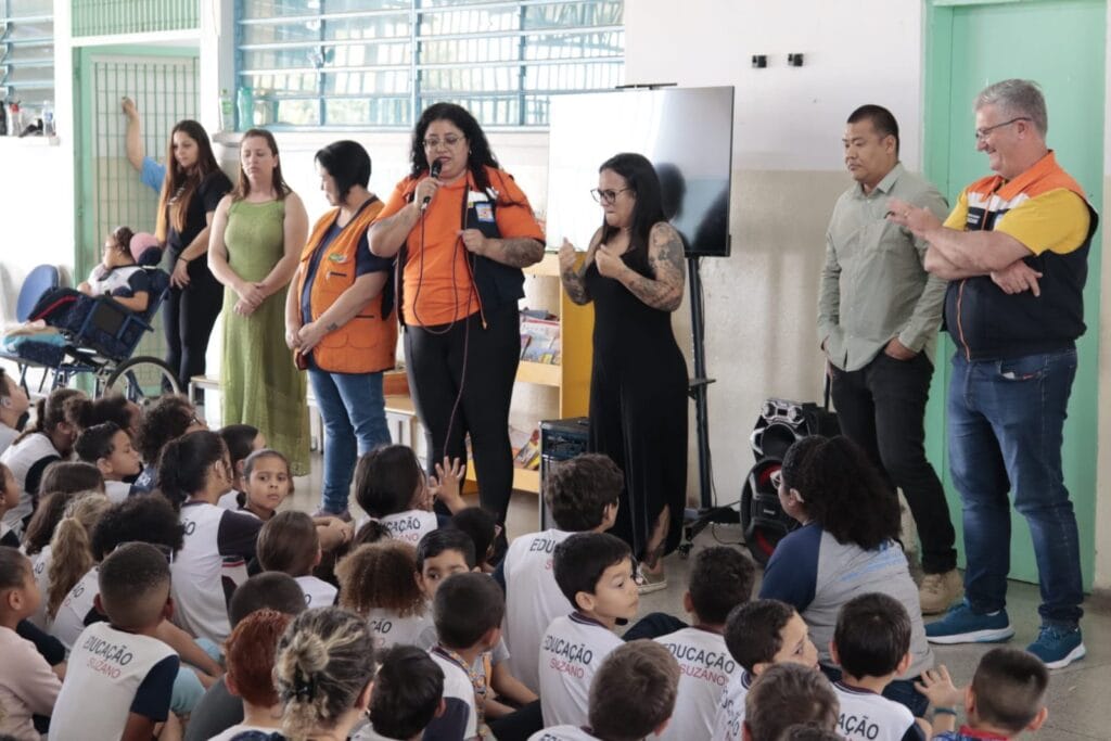 Defesa Civil realiza simulado de evacuação em escola da Vila Sol Nascente