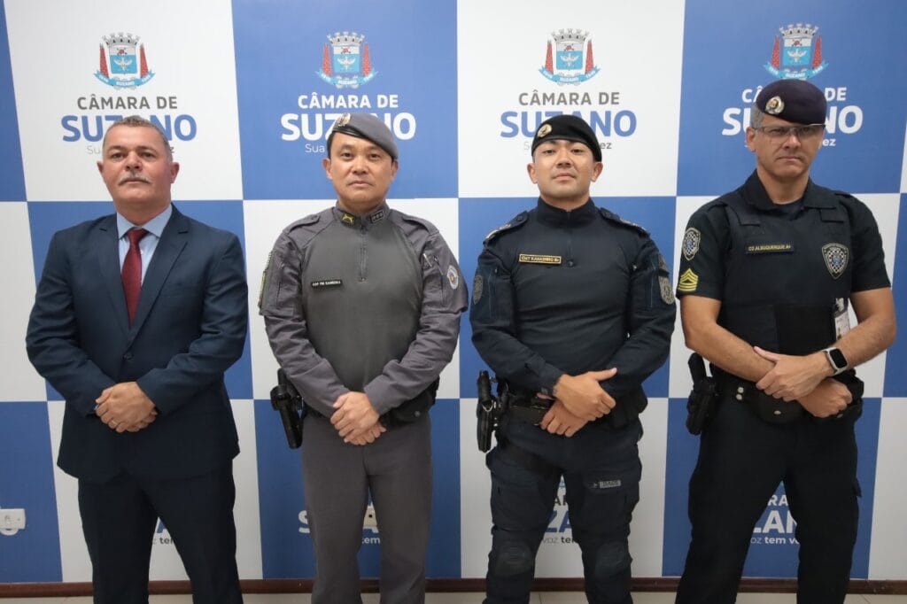 A Câmara Municipal de Suzano realizou, na noite desta sexta-feira, uma sessão solene