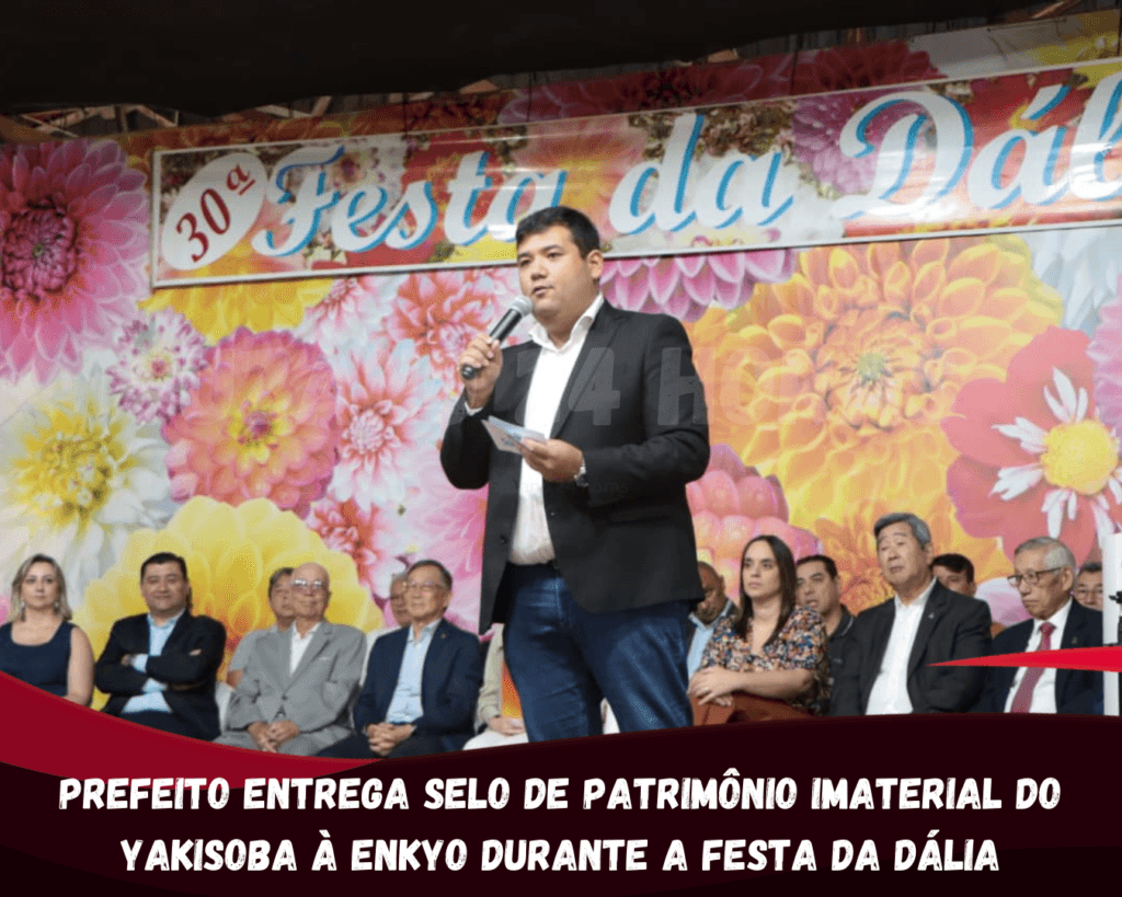 Prefeito entrega selo de patrimônio imaterial do yakisoba à Enkyo durante a Festa da Dália